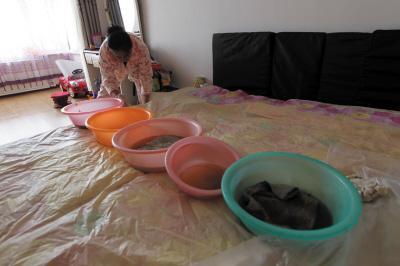 太白楼上漏水，住户失联，小区没物管，业主维权难！律师来支招……